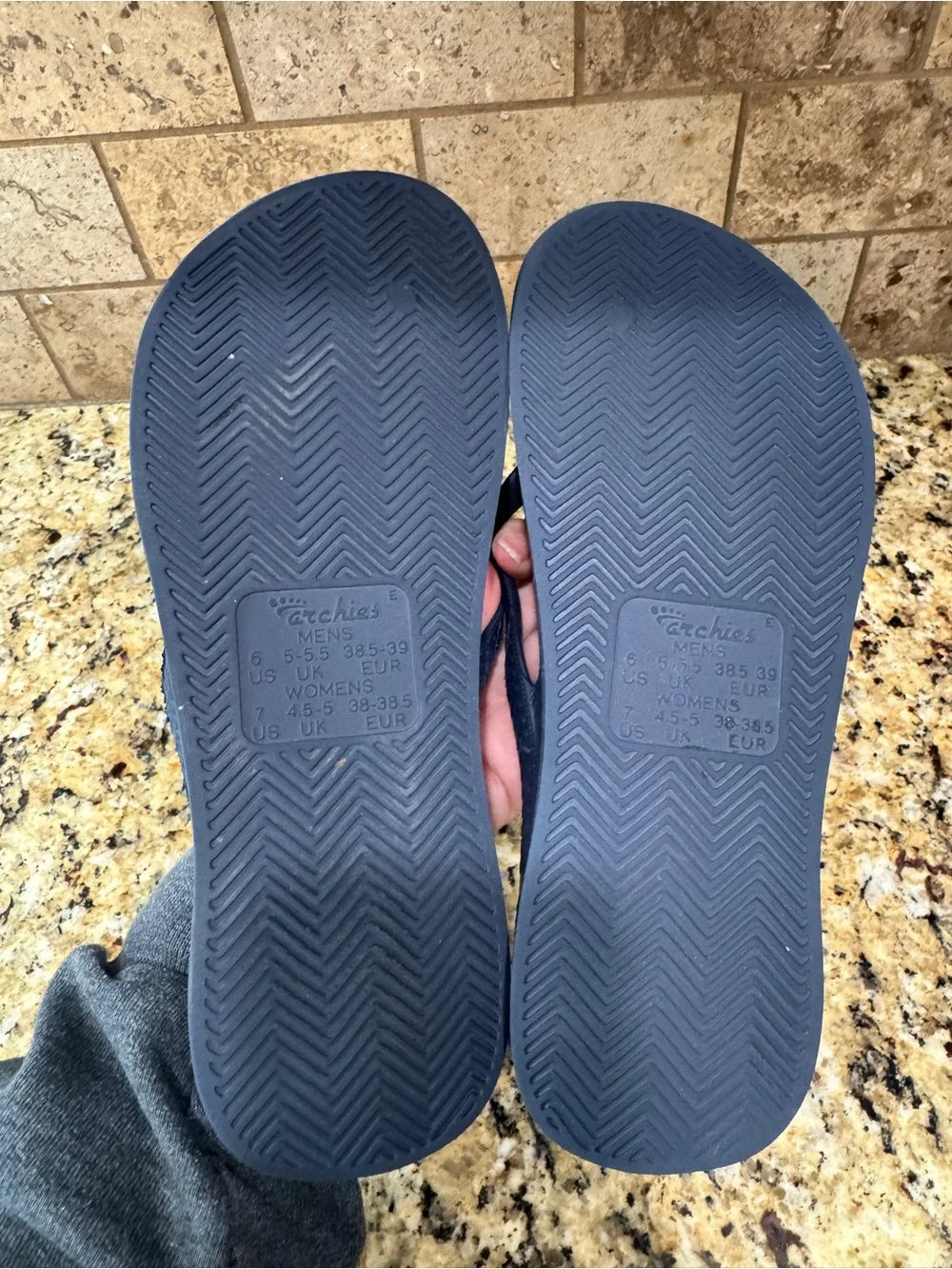Archies Arch Support Flip Flops for Men & Women Navy W7/M6 EUC Beach